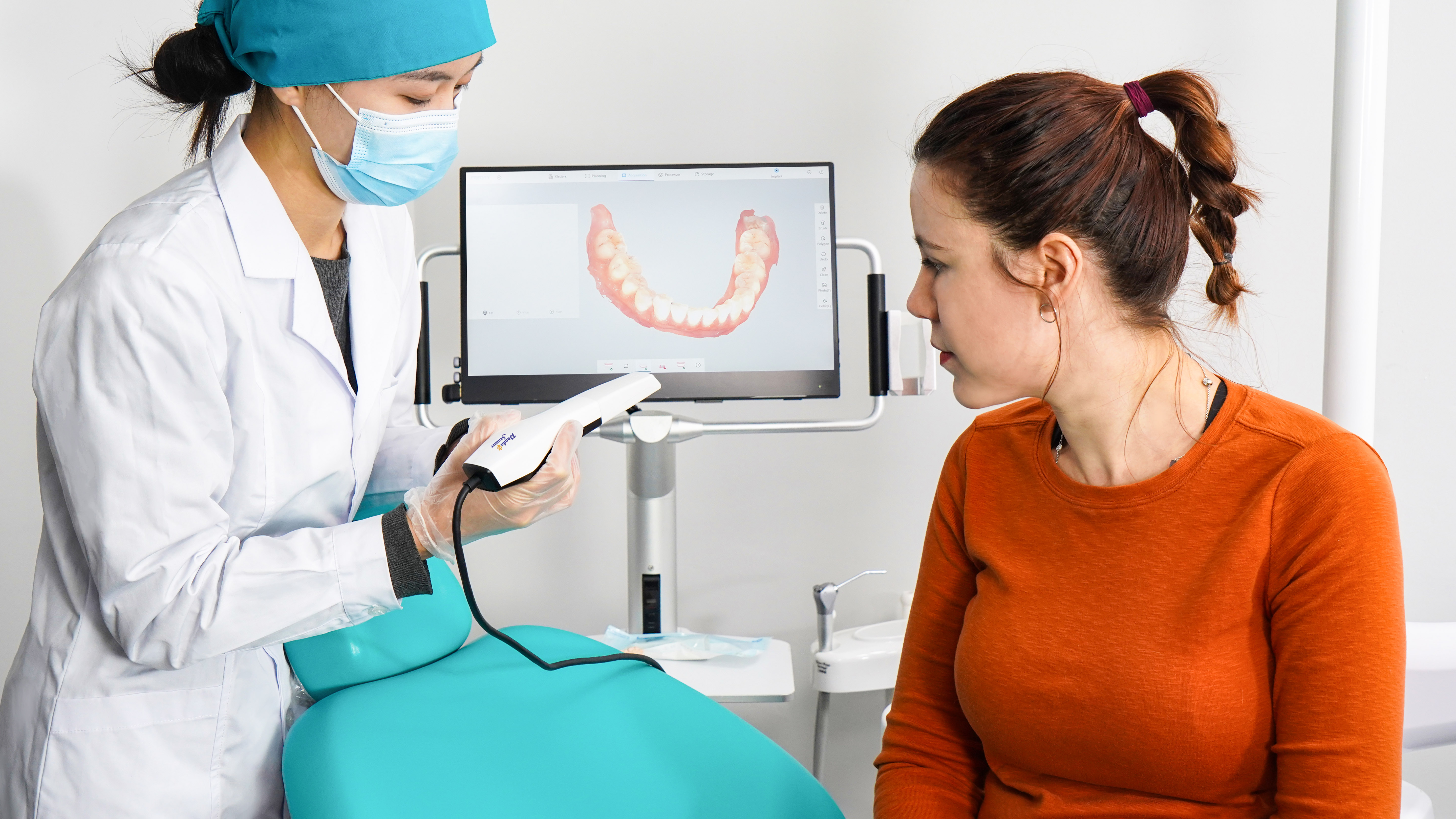 Top 6 Tips for Choosing the Right Intraoral Scanner